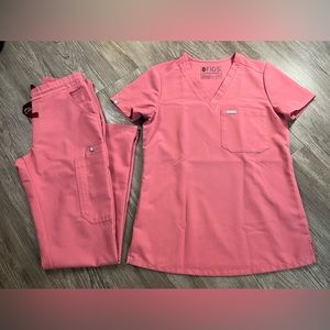 FIGS Matching Uniform Scrub Set